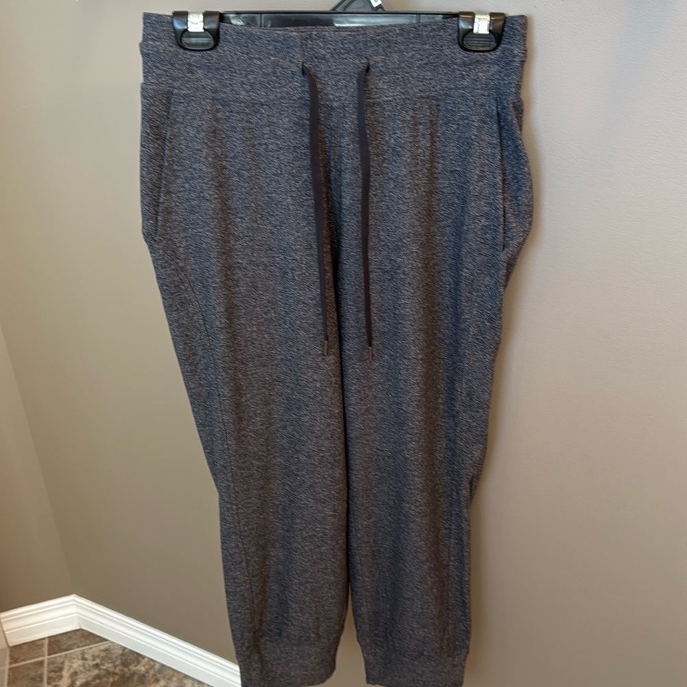 Lululemon Ready To Rulu Crop - Sz 6 Raceway Gray